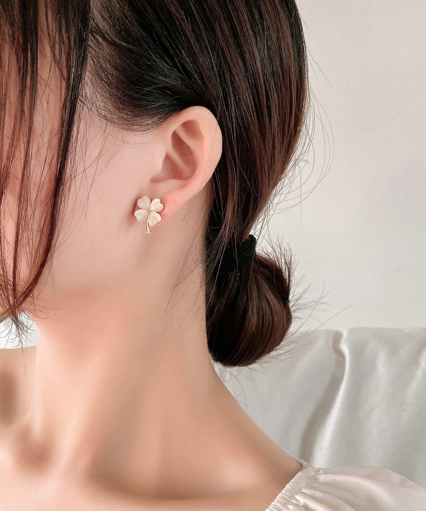 2025 新款金銅合金四葉草貓眼石耳釘