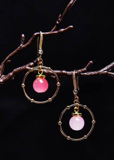 美麗的粉紅水晶圓形鍍金垂墜耳環