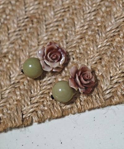 精緻淺綠銅合金扎染貝殼花卉垂墜耳環